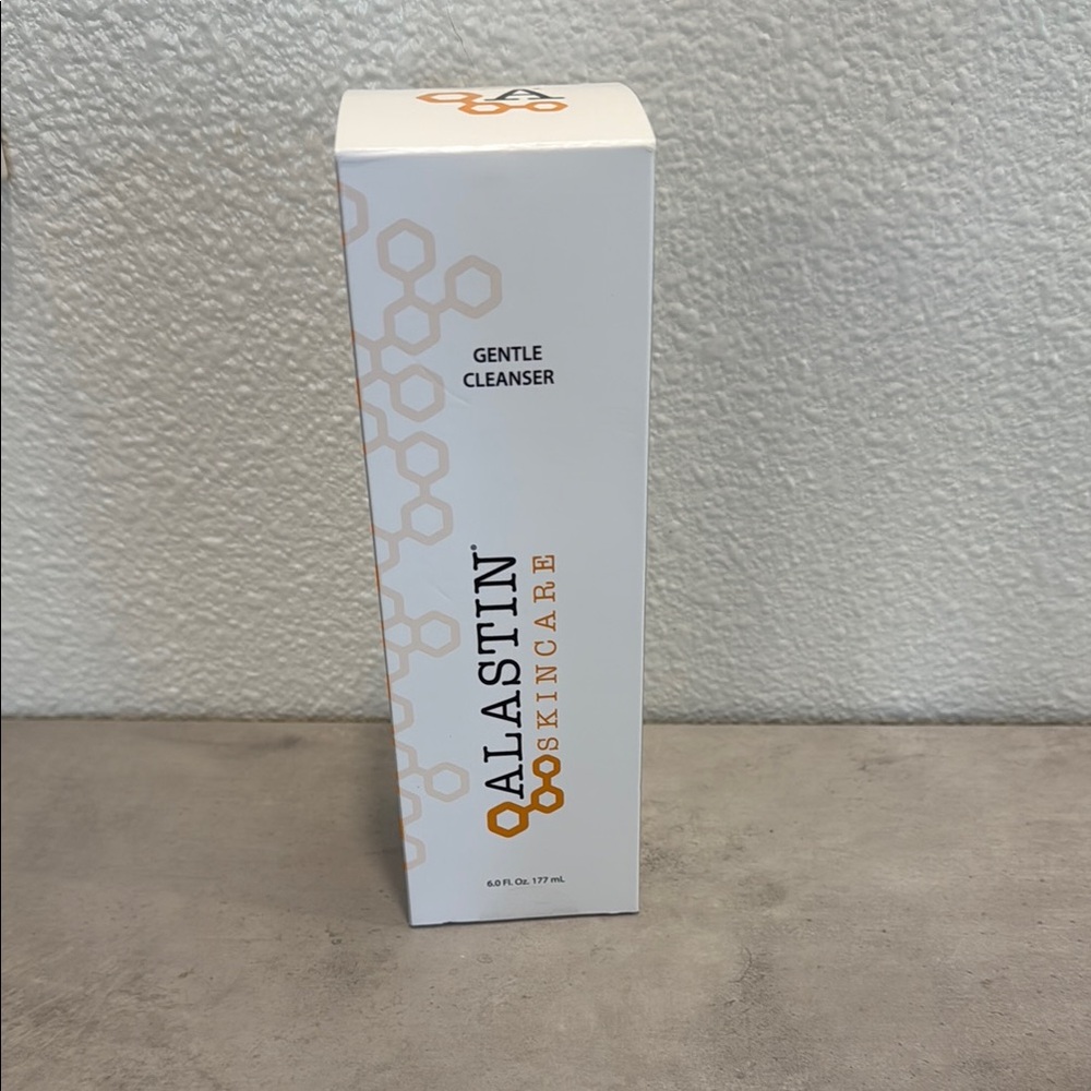 Gentle Cleanser - White and Gold